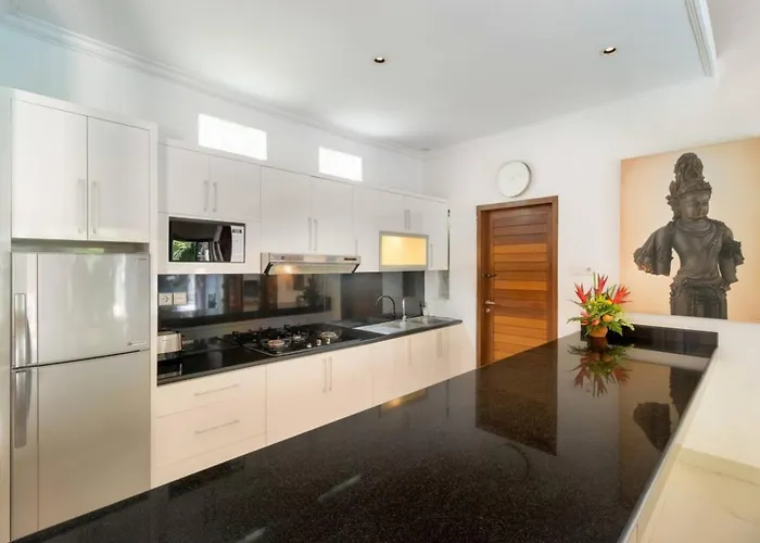 Villa Super Value 3 Bed, Seminyak, Walk To Seminyak (Bali)