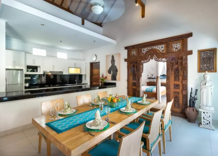 Super Value 3 Bed, Seminyak, Walk To Villa
