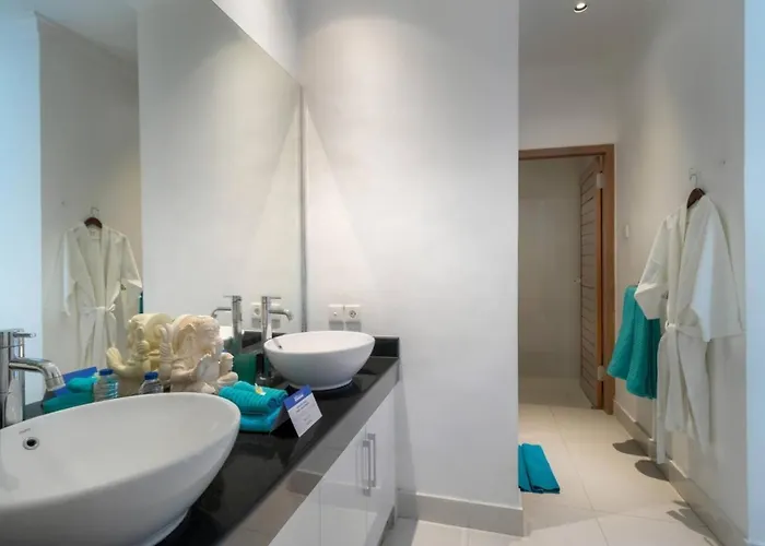 Villa Super Value 3 Bed, Seminyak, Walk To *