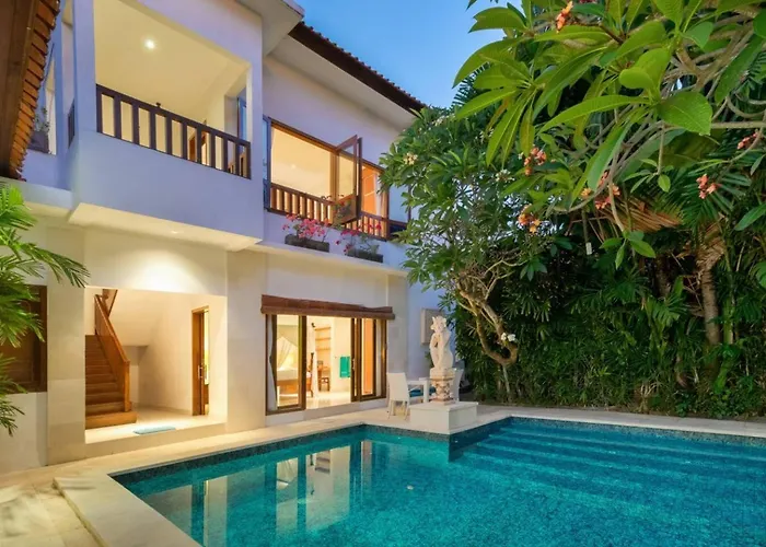 Super Value 3 Bed, Seminyak, Walk To Villa *